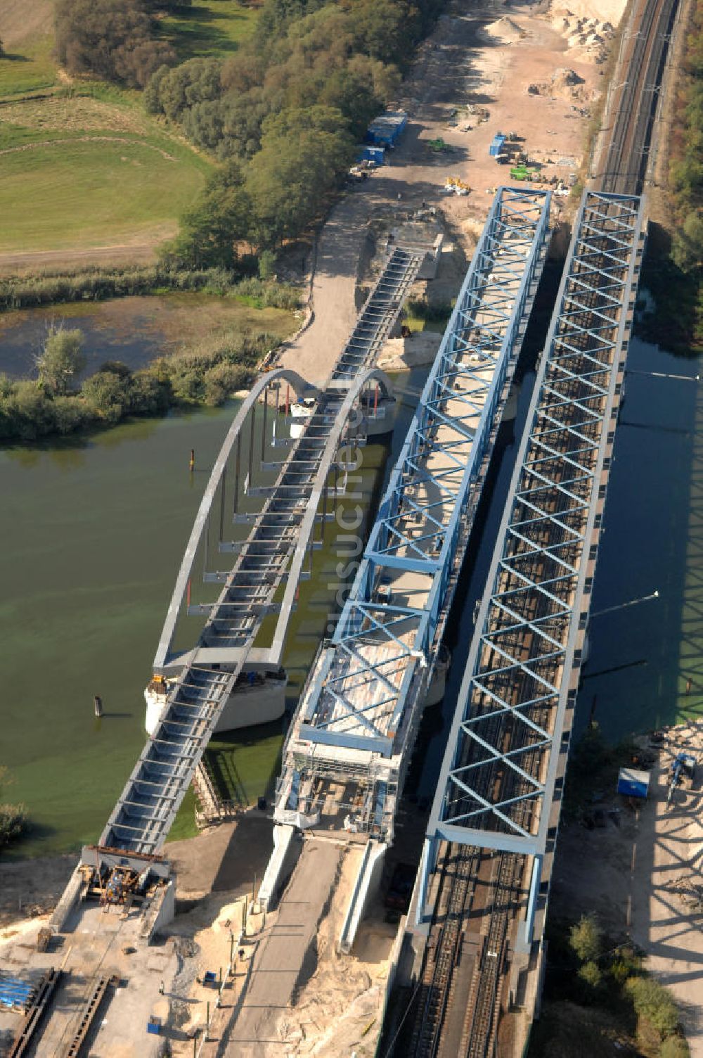 RATHENOW aus der Vogelperspektive: Neubau der Eisenbahnüberführung Havelbrücke Rathenow