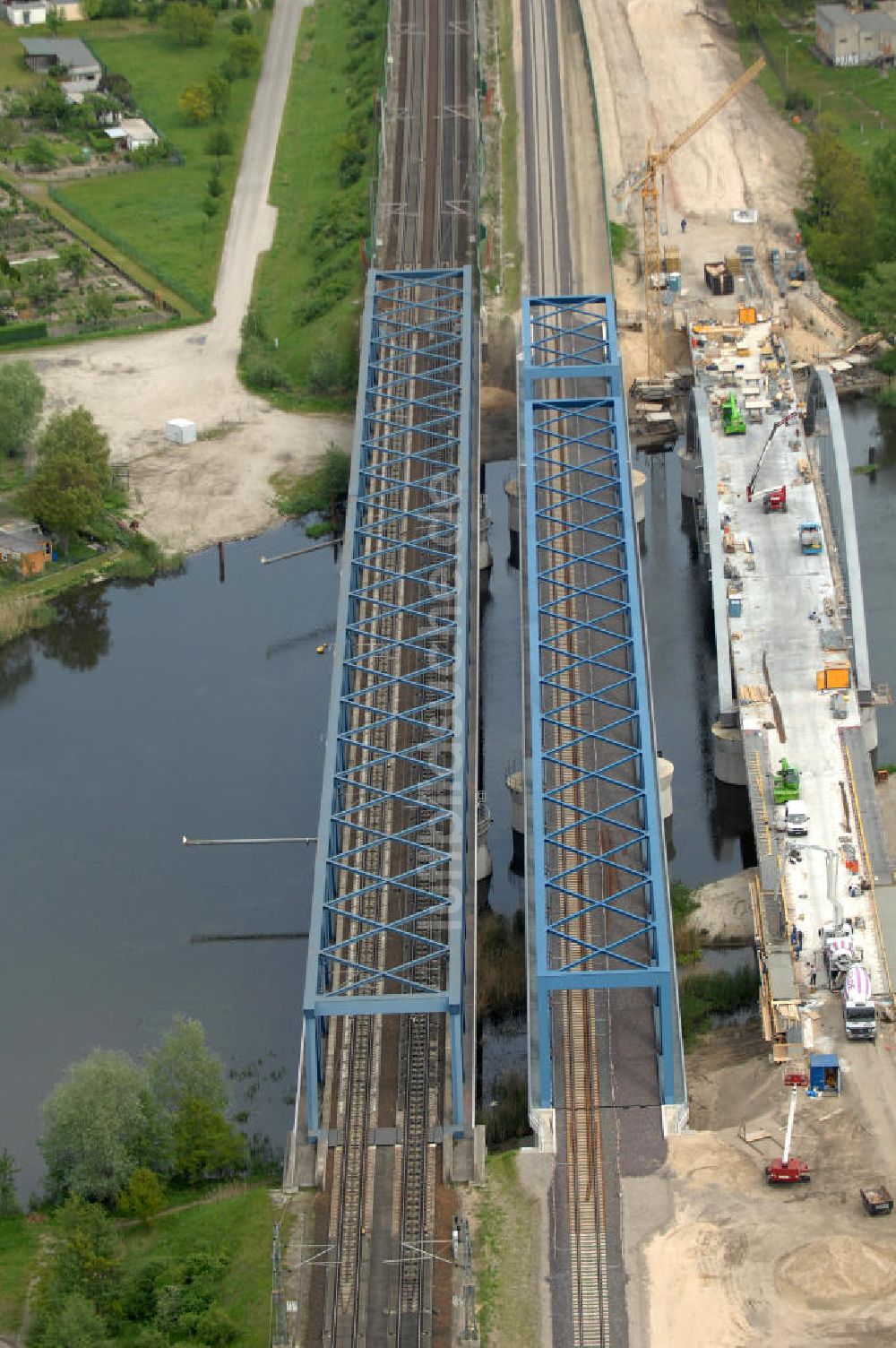 Luftaufnahme Rathenow - Neubau der Eisenbahnüberführung Havelbrücke Rathenow