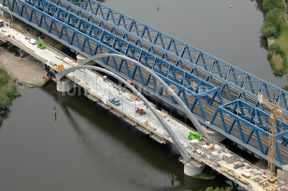 Rathenow von oben - Neubau der Eisenbahnüberführung Havelbrücke Rathenow