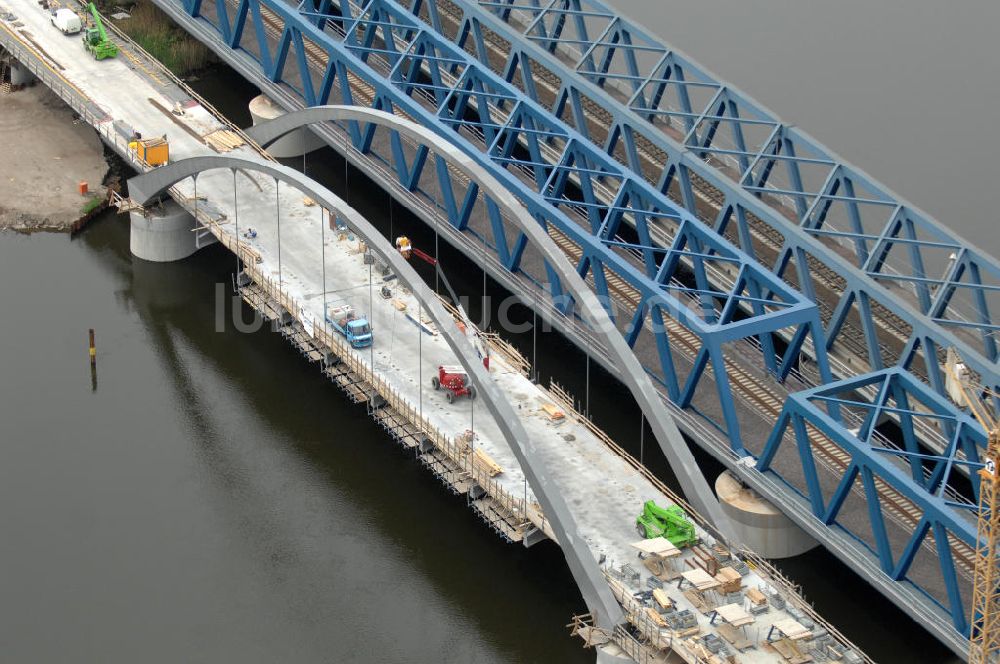 Rathenow aus der Vogelperspektive: Neubau der Eisenbahnüberführung Havelbrücke Rathenow