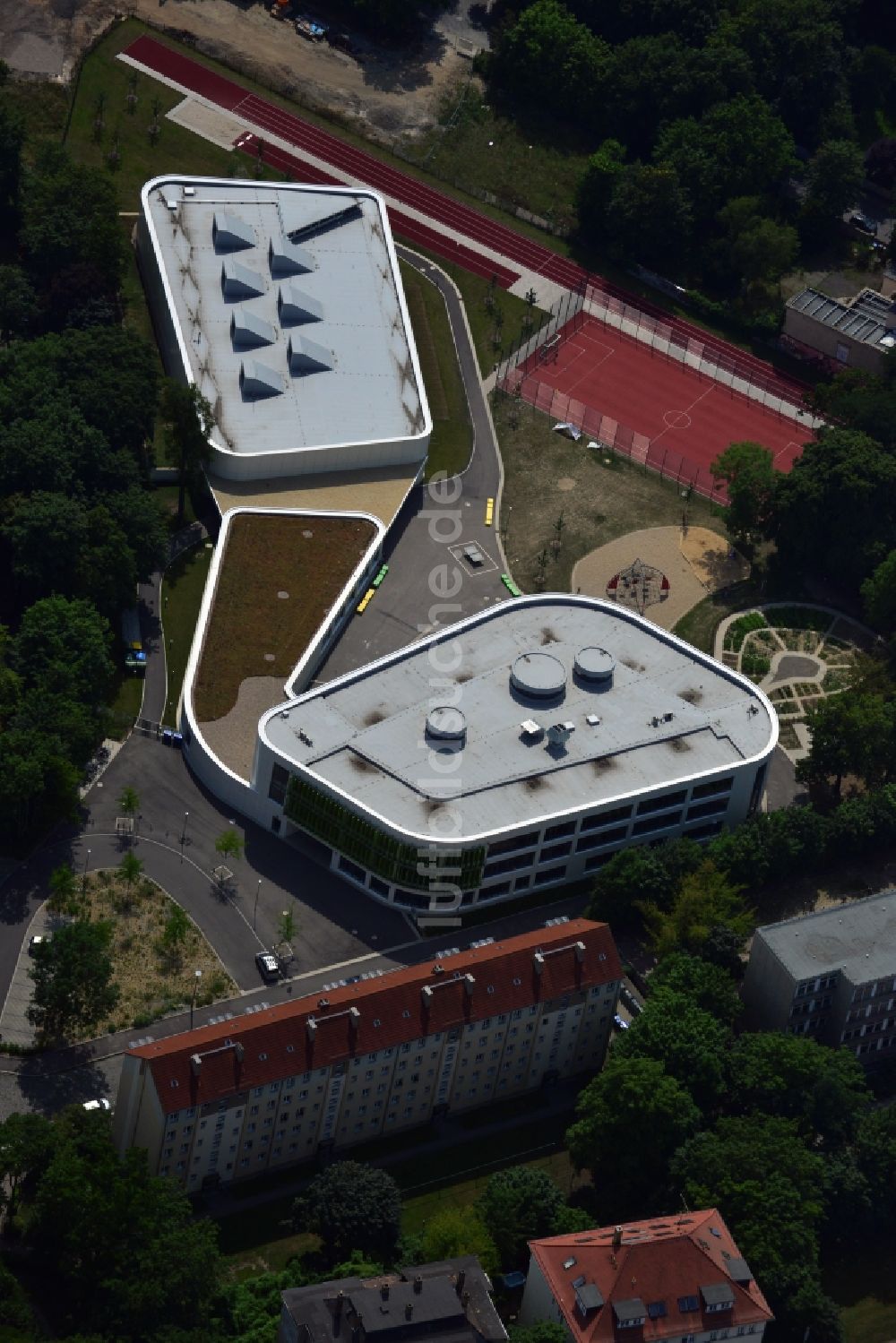 Leipzig von oben - Neubau der Erich-Kästner-Schule an der Erfurter Straße in Leipzig im Bundesland Sachsen