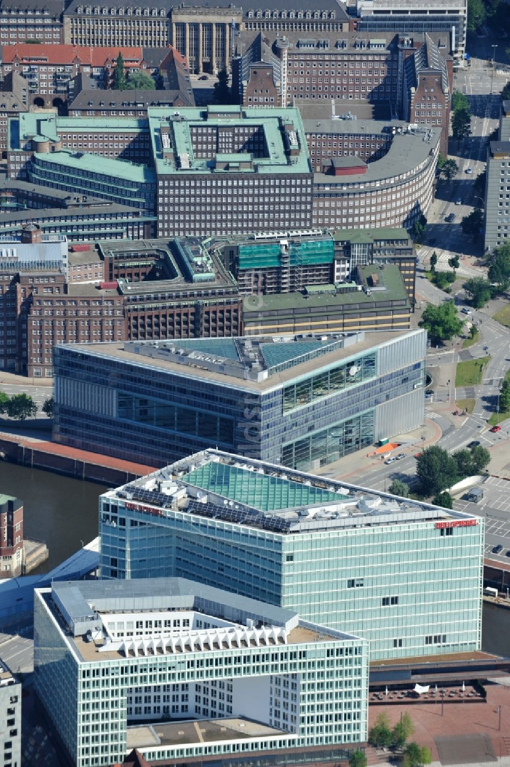 Luftbild Hamburg - Neubau Ericus-Contor und Spiegel- Hauptsitz in der Hamburger Hafencity in Hamburg