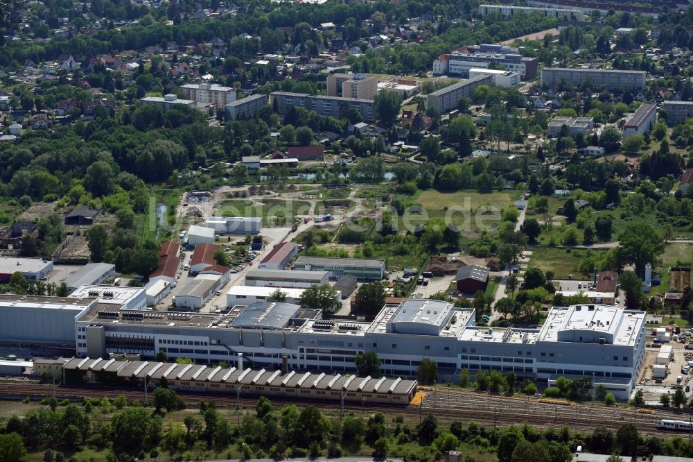 Luftaufnahme Oranienburg - Neubau und Erweiterungsbau der Takeda GmbH an der Lehnitzstraße in Oranienburg im Bundesland Brandenburg