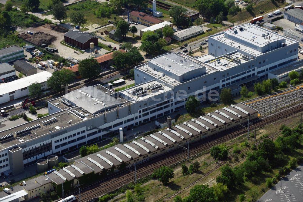 Oranienburg aus der Vogelperspektive: Neubau und Erweiterungsbau der Takeda GmbH an der Lehnitzstraße in Oranienburg im Bundesland Brandenburg