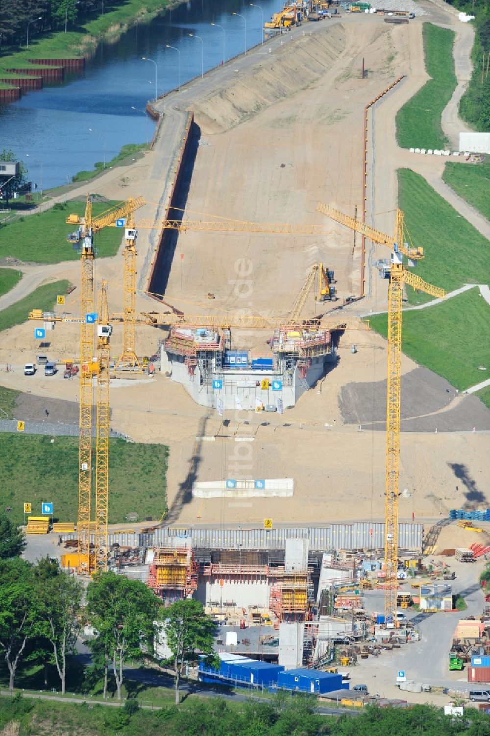 Niederfinow von oben - Neubau und Erweiterungsbaustelle am Schiffshebewerk Niederfinow