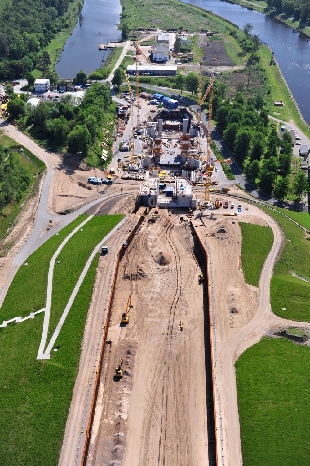 Niederfinow von oben - Neubau und Erweiterungsbaustelle am Schiffshebewerk Niederfinow