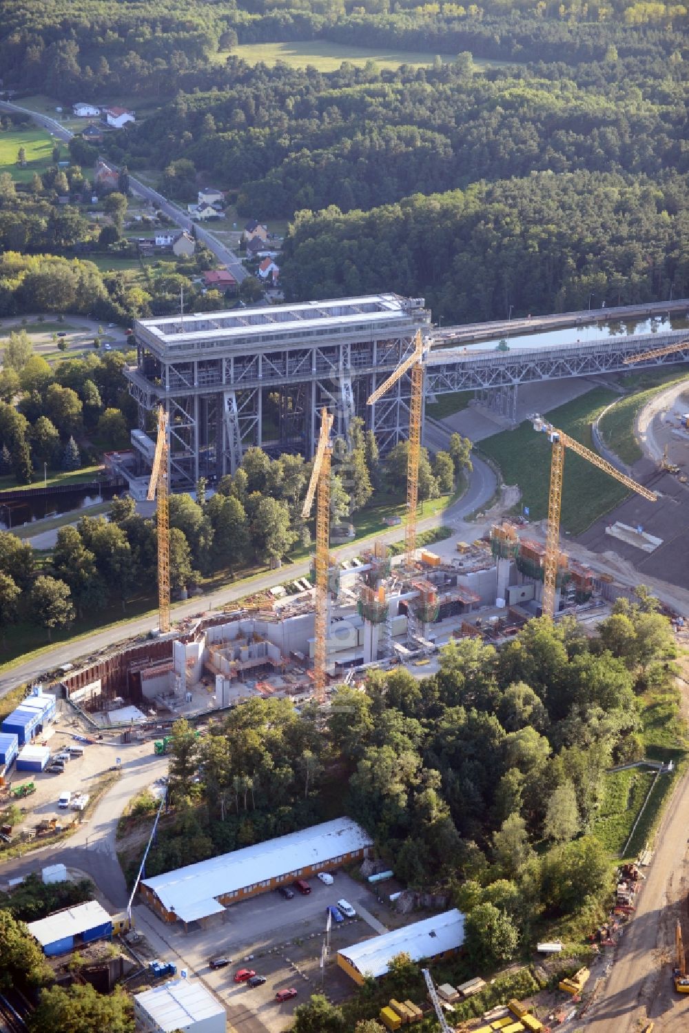 Niederfinow von oben - Neubau und Erweiterungsbaustelle am Schiffshebewerk Niederfinow