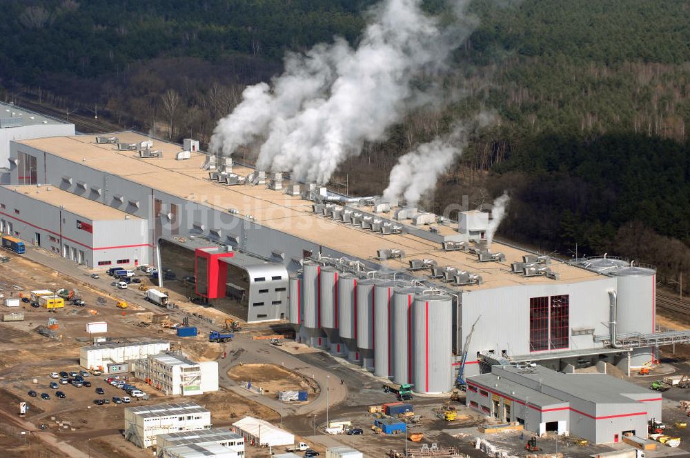 Eisenhüttenstadt von oben - Neubau der Fabrik für Wellpappenrohpapiere der Propapier PM2 GmbH in Eisenhüttenstadt