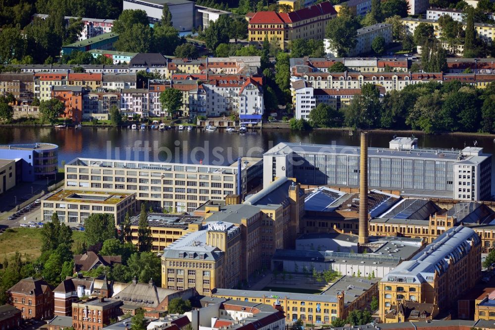 Berlin aus der Vogelperspektive: Neubau der Fachhochschule für Technik und Wirtschaft FHTW am Ufer der Spree auf dem ehemaligen Industriegebiet des KWO im Stadtteil Schöneweide von Berlin