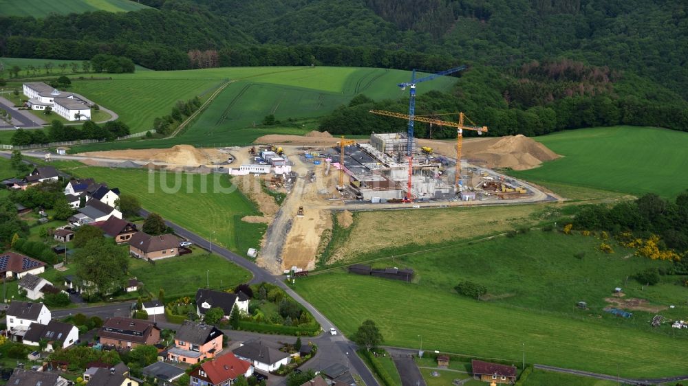 Rahms aus der Vogelperspektive: Neubau der Firmenzentrale der Wirtgen Invest Holding GmbH in Rahms im Bundesland Rheinland-Pfalz, Deutschland