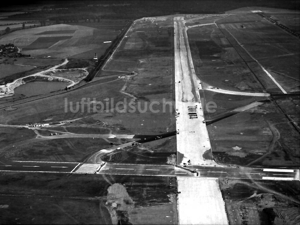 Luftaufnahme Düsseldorf - Neubau des Flughafen in Düsseldorf im Bundesland Nordrhein-Westfalen, Deutschland