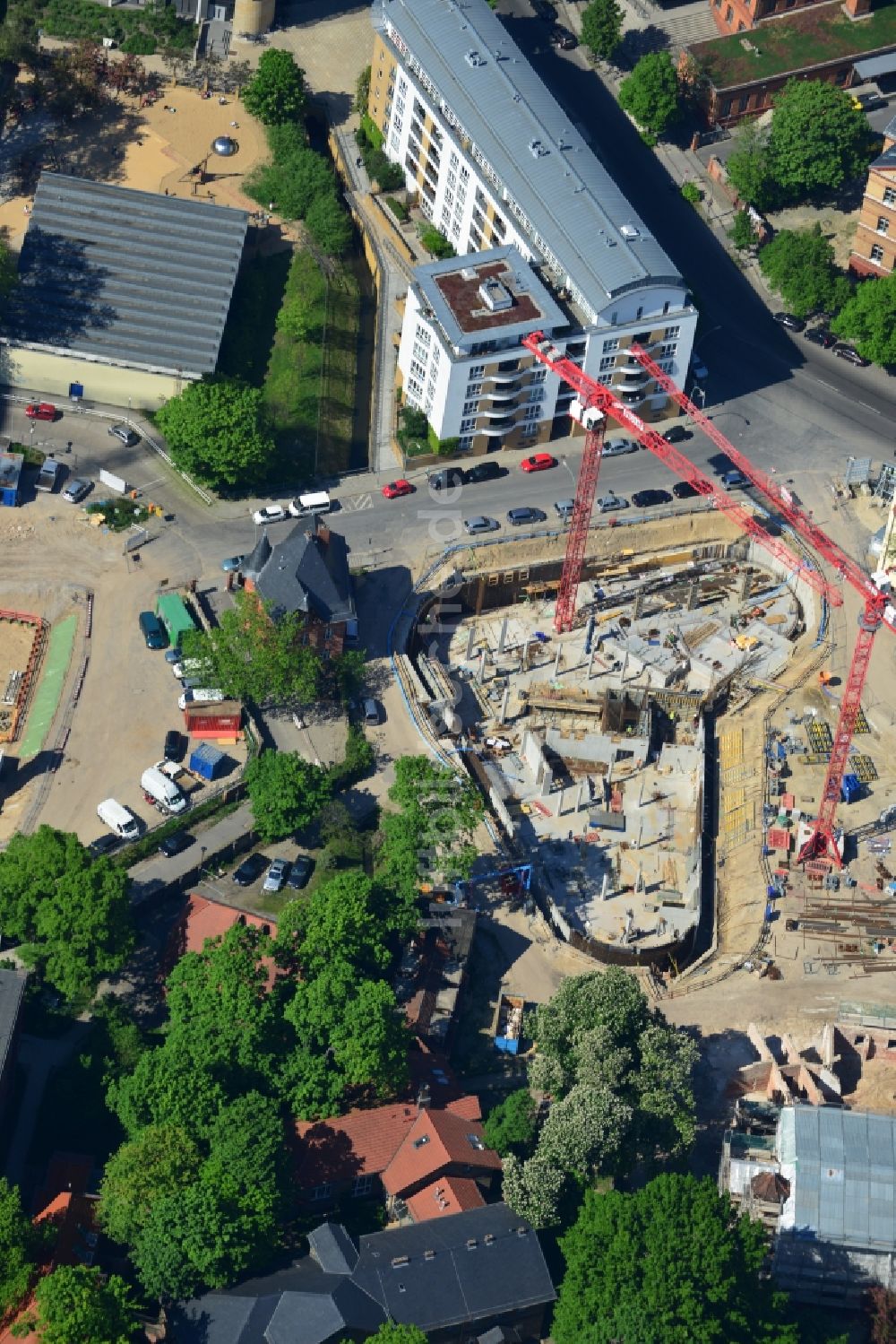 Luftaufnahme Berlin Mitte - Neubau Forschungs- und Laborgebäude für Lebenswissenschaften im Ortsteil Mitte in Berlin