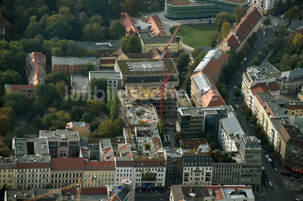 Berlin von oben - Neubau eines Forschungsgebäudes des Instituts für medizinische Systembiologie ( BIMSB ) des Max-Delbrück-Centrums für Molekulare Medizin ( MDC ) durch die Riedel Bau AG in Berlin