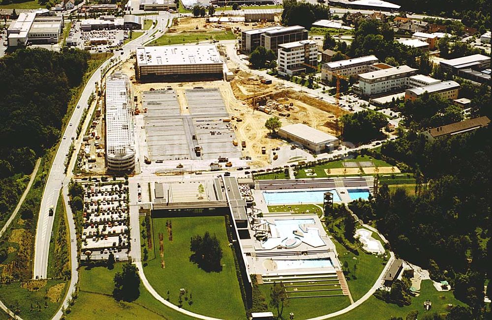 Passau/ Bayern aus der Vogelperspektive: Neubau eines Freizeit- und Erholungszentrums in Passau- Süd.