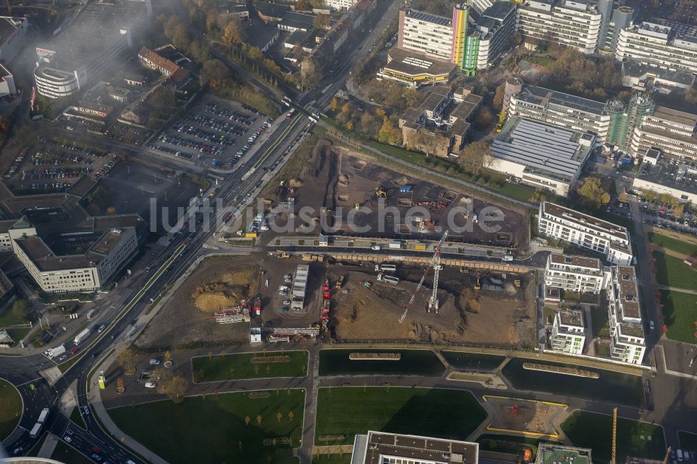 Essen aus der Vogelperspektive: Neubau- Gebiet Grüne Mitte am Berliner Platz in der Essener Innenstadt im Bundesland Nordrhein-Westfalen