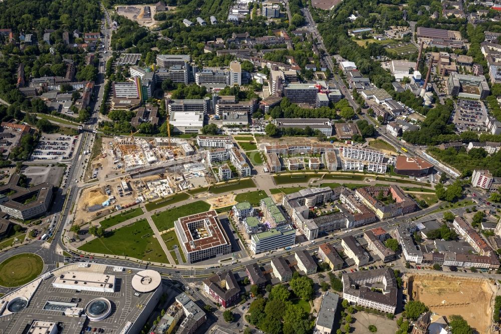 Essen von oben - Neubau- Gebiet Grüne Mitte am Berliner Platz in der Essener Innenstadt im Bundesland Nordrhein-Westfalen