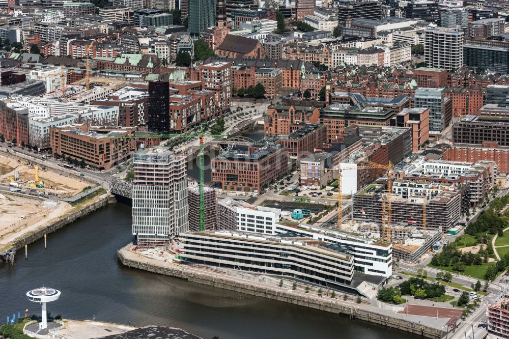 Hamburg von oben - Neubau des Gebäude der HafenCity Universität am Elbufer in Hamburg