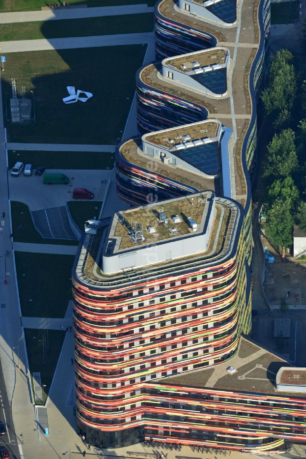 Hamburg von oben - Neubau des Gebäude - Komplex der Behörde für Stadtentwicklung und Umwelt in Hamburg - Wilhelmsburg