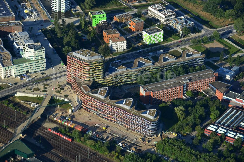 Luftbild Hamburg - Neubau des Gebäude - Komplex der Behörde für Stadtentwicklung und Umwelt in Hamburg - Wilhelmsburg