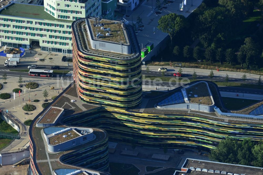 Hamburg von oben - Neubau des Gebäude - Komplex der Behörde für Stadtentwicklung und Umwelt in Hamburg - Wilhelmsburg