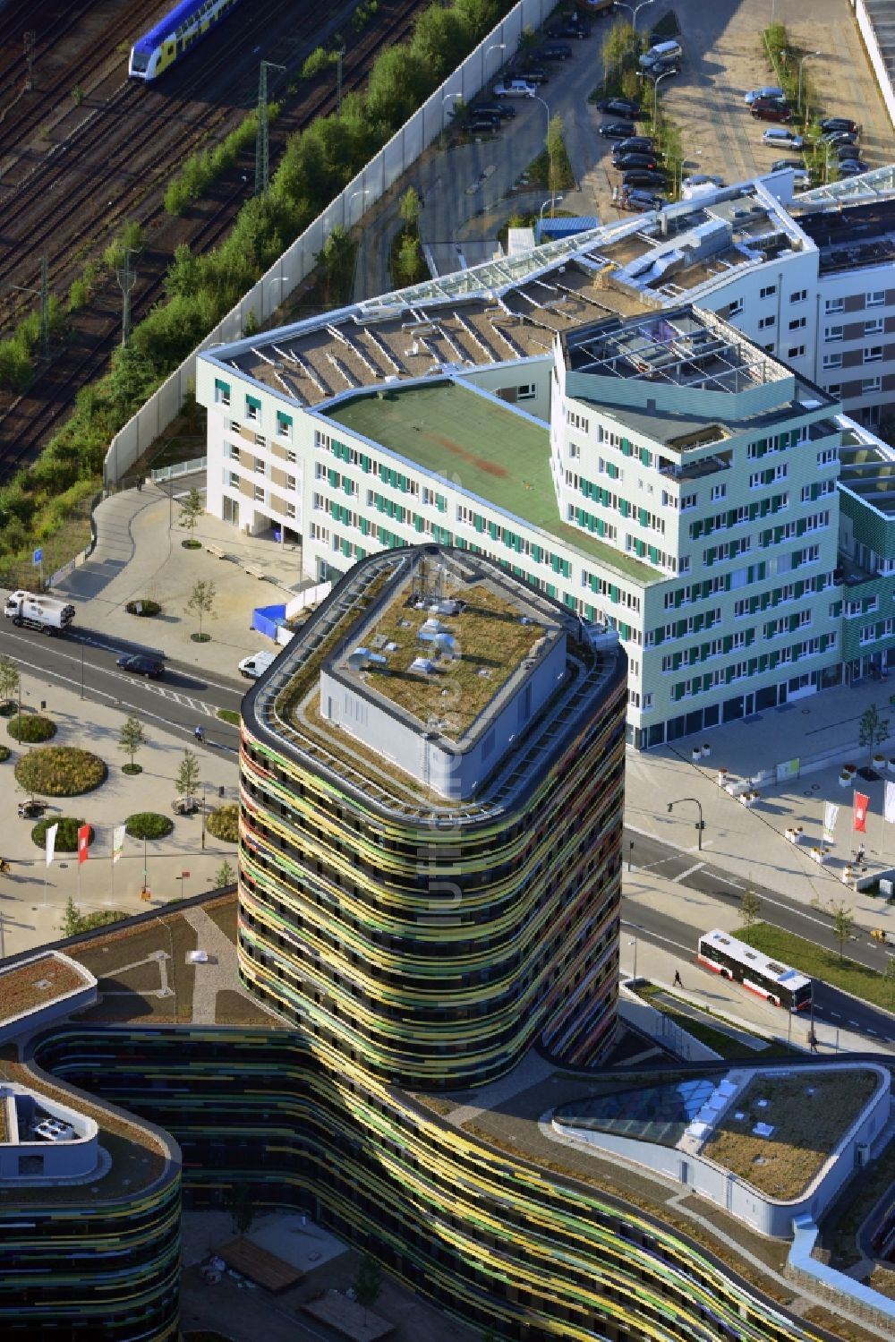 Hamburg aus der Vogelperspektive: Neubau des Gebäude - Komplex der Behörde für Stadtentwicklung und Umwelt in Hamburg - Wilhelmsburg