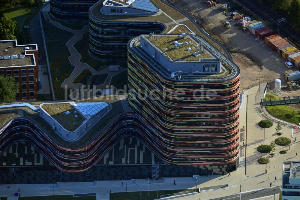 Luftbild Hamburg - Neubau des Gebäude - Komplex der Behörde für Stadtentwicklung und Umwelt in Hamburg - Wilhelmsburg