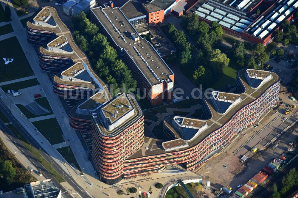 Hamburg von oben - Neubau des Gebäude - Komplex der Behörde für Stadtentwicklung und Umwelt in Hamburg - Wilhelmsburg