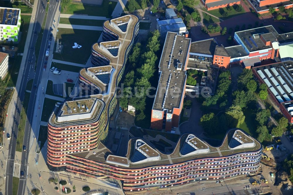 Luftbild Hamburg - Neubau des Gebäude - Komplex der Behörde für Stadtentwicklung und Umwelt in Hamburg - Wilhelmsburg