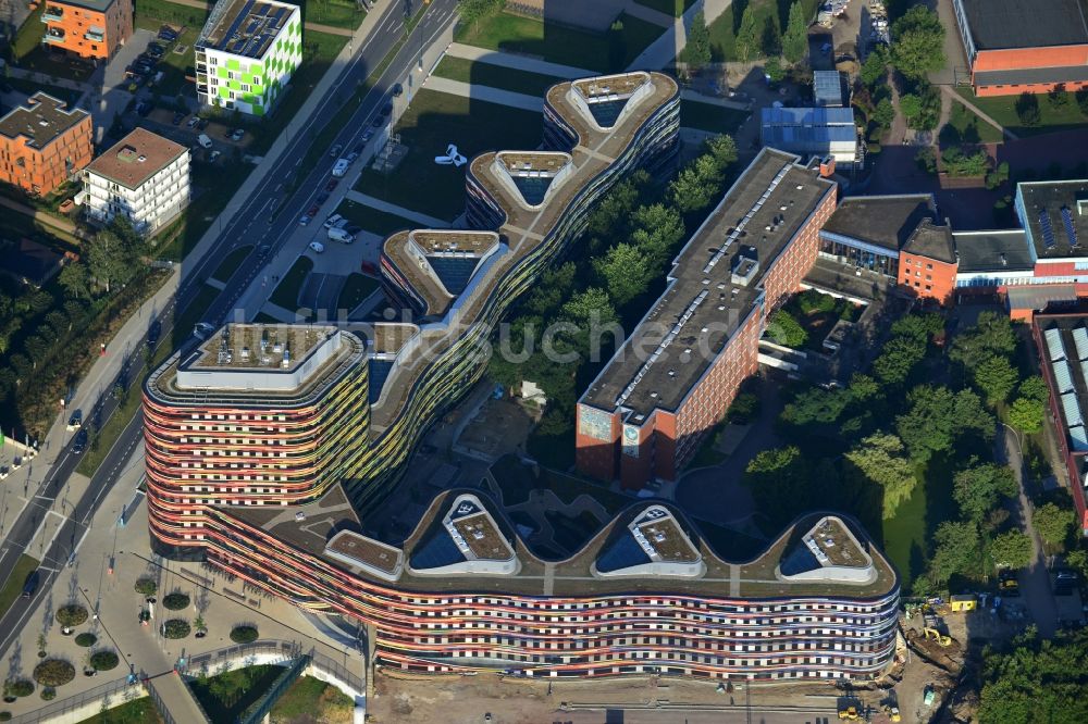 Luftaufnahme Hamburg - Neubau des Gebäude - Komplex der Behörde für Stadtentwicklung und Umwelt in Hamburg - Wilhelmsburg