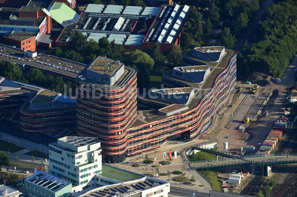 Luftbild Hamburg - Neubau des Gebäude - Komplex der Behörde für Stadtentwicklung und Umwelt in Hamburg - Wilhelmsburg