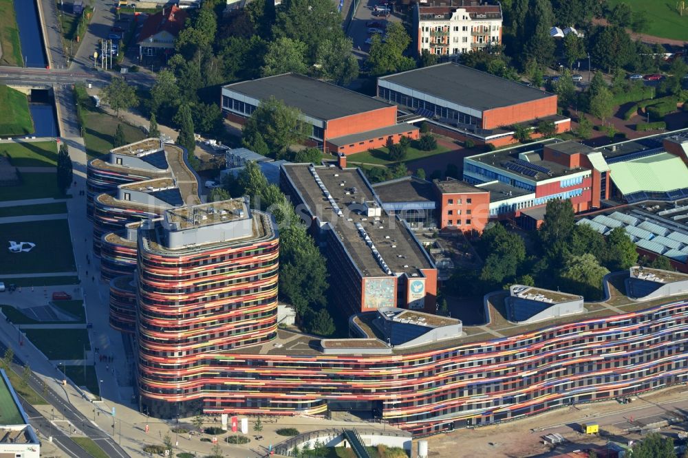 Hamburg von oben - Neubau des Gebäude - Komplex der Behörde für Stadtentwicklung und Umwelt in Hamburg - Wilhelmsburg