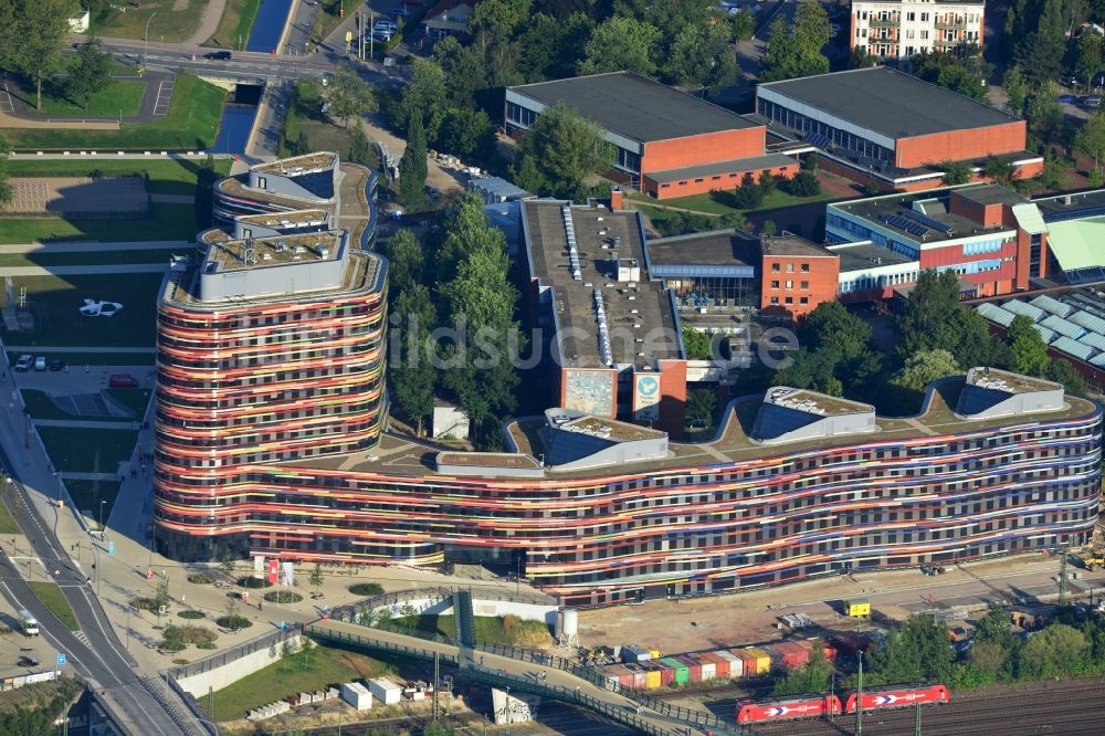 Hamburg aus der Vogelperspektive: Neubau des Gebäude - Komplex der Behörde für Stadtentwicklung und Umwelt in Hamburg - Wilhelmsburg