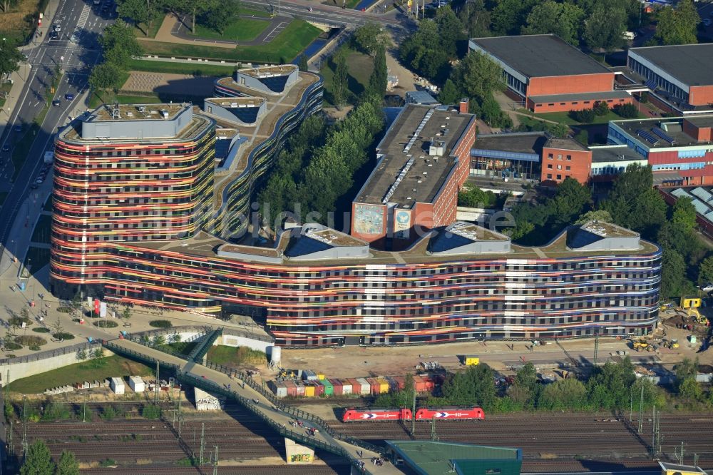 Luftbild Hamburg - Neubau des Gebäude - Komplex der Behörde für Stadtentwicklung und Umwelt in Hamburg - Wilhelmsburg