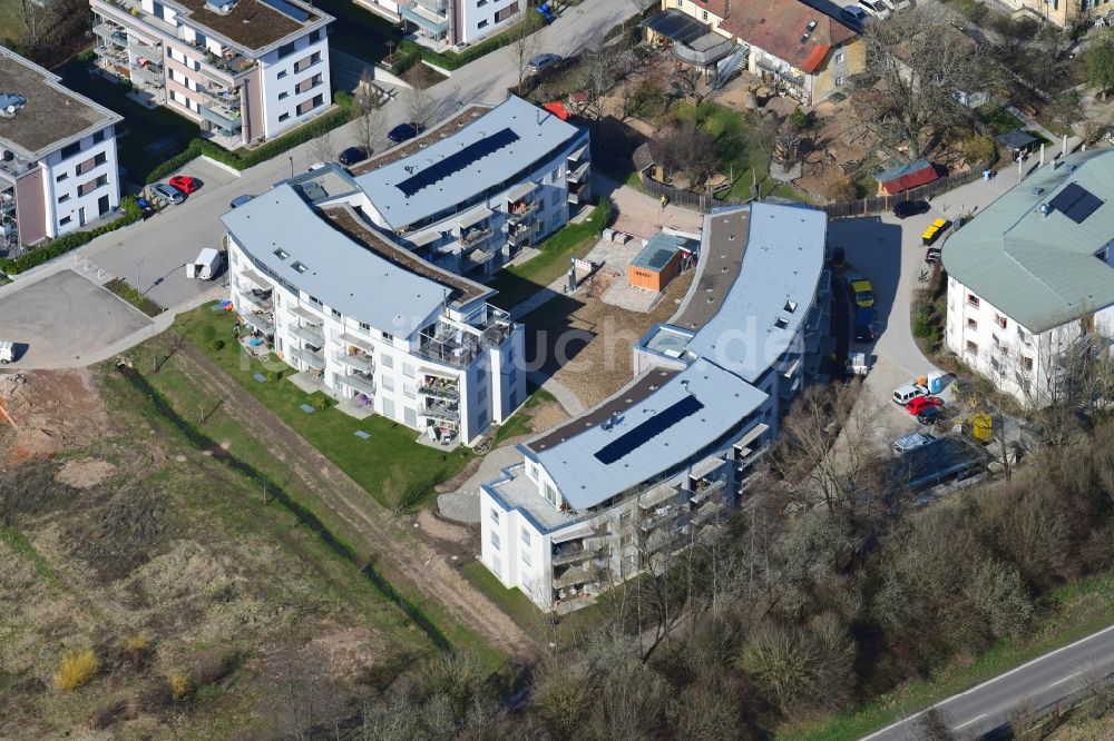 Luftaufnahme Schopfheim - Neubau- Gebäude Wohnen am Eisweiher der Altersheim - Seniorenresidenz Haus Columban in Schopfheim im Bundesland Baden-Württemberg, Deutschland