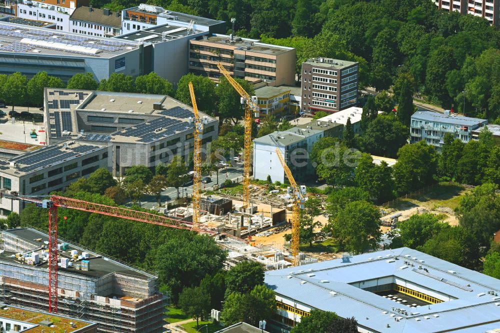 Hamburg aus der Vogelperspektive: Neubau des Gebäudekomplex der Berufsschule Berufs- und Hochschulcampus am Brekelbaums Park in Hamburg, Deutschland