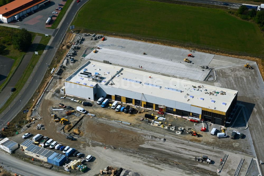 Luftaufnahme Leppersdorf - Neubau Gebäudekomplex und Gelände der LKW- Instandsetzungs- Werkstatt der Daimler Truck - FTA GmbH in Leppersdorf im Bundesland Sachsen, Deutschland