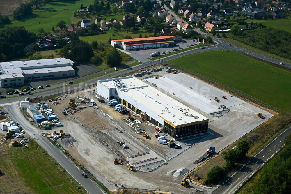 Leppersdorf von oben - Neubau Gebäudekomplex und Gelände der LKW- Instandsetzungs- Werkstatt der Daimler Truck - FTA GmbH in Leppersdorf im Bundesland Sachsen, Deutschland