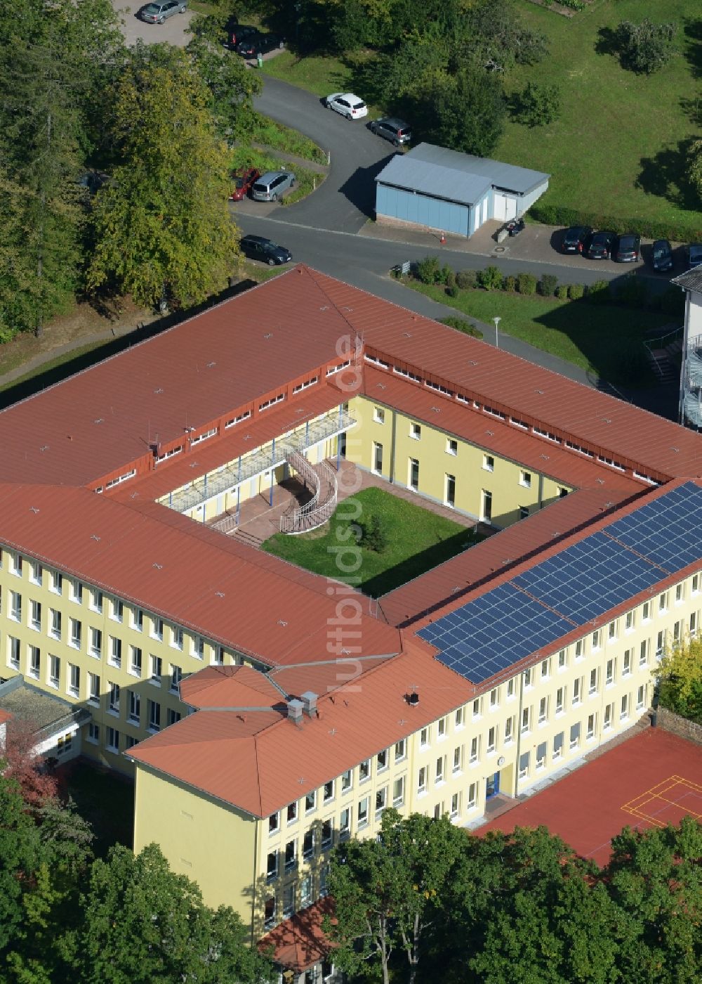 Gemünden aus der Vogelperspektive: Neubau Gebäudekomplex des Klosters in Gemünden im Bundesland Bayern