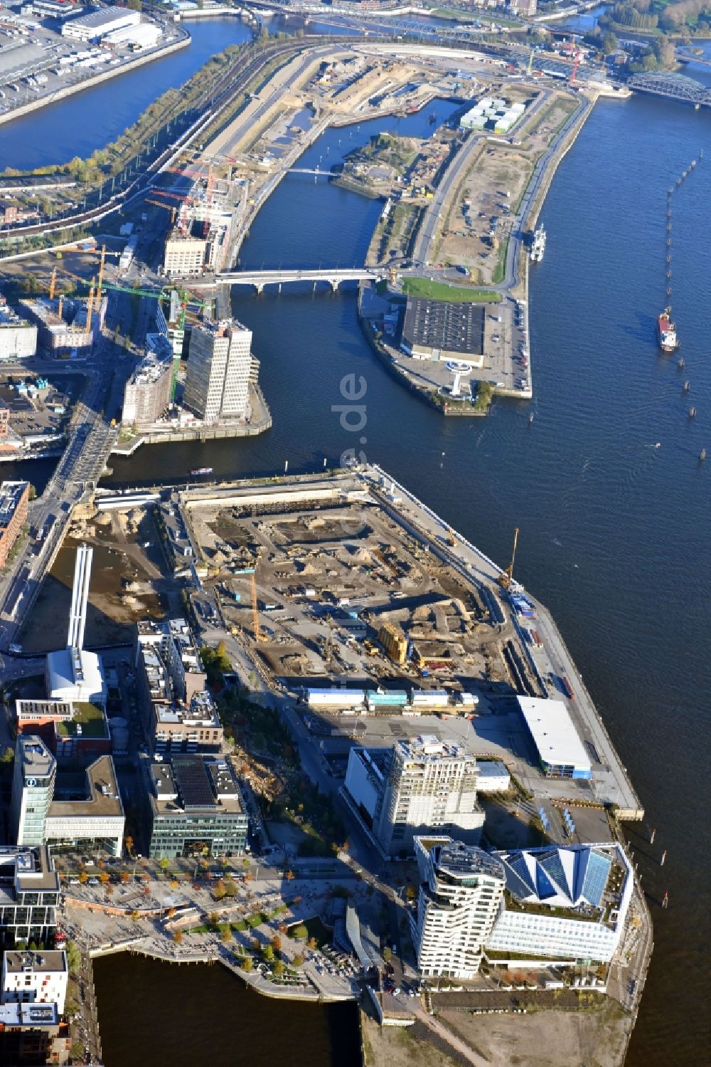 Hamburg von oben - Neubau des Gebäudekomplexes Überseequartier am Chicagokai in der Hafencity in Hamburg, Deutschland