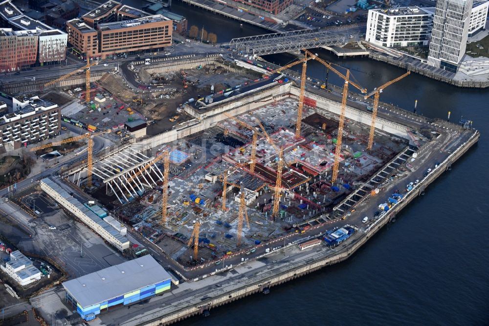 Luftaufnahme Hamburg - Neubau des Gebäudekomplexes Überseequartier am Chicagokai in der Hafencity in Hamburg, Deutschland