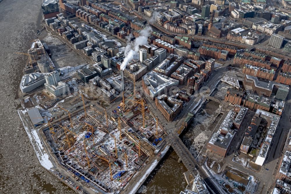 Hamburg aus der Vogelperspektive: Neubau des Gebäudekomplexes Überseequartier am Chicagokai in der Hafencity in Hamburg, Deutschland