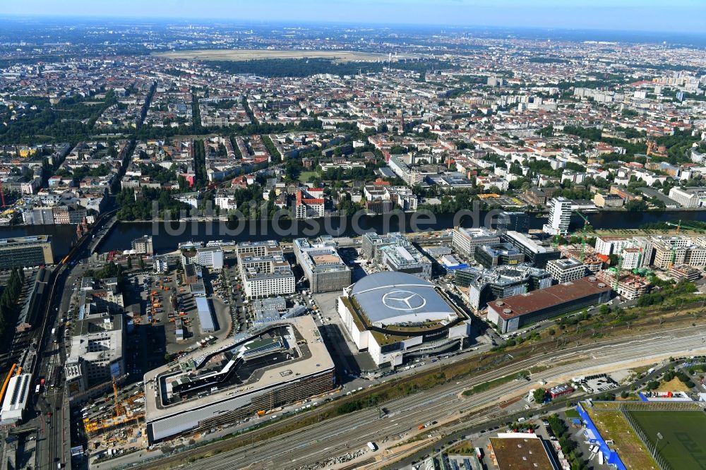 Berlin von oben - Neubau des Gebäudekomplexes des Einkaufszentrum East Side Mall auf dem Anschutz - Areal im Friedrichshain in Berlin, Deutschland