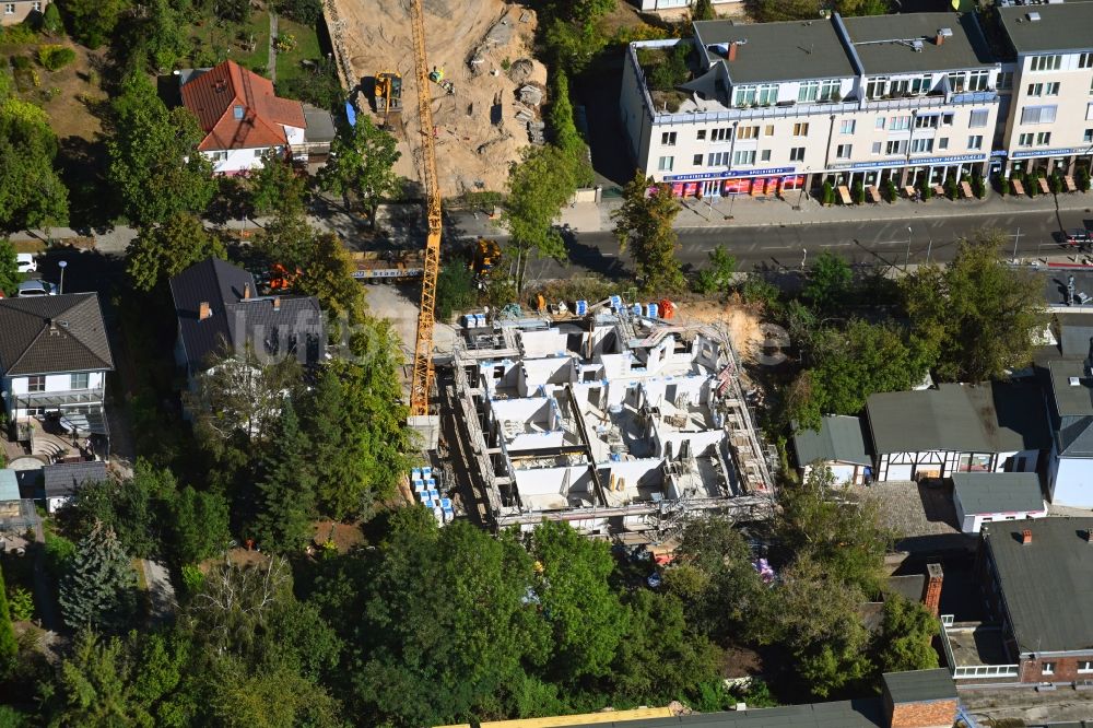 Luftaufnahme Berlin - Neubau des Gebäudekomplexes des Einkaufszentrum im Ortsteil Mahlsdorf in Berlin, Deutschland