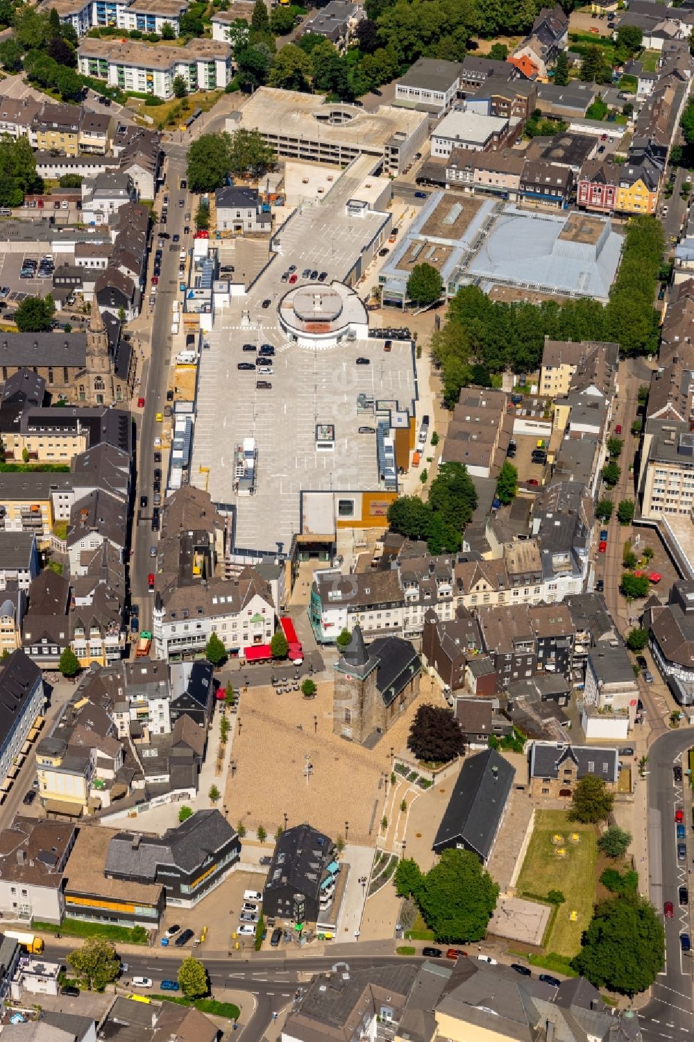 Luftaufnahme Velbert - Neubau des Gebäudekomplexes des Einkaufszentrum „ StadtGalerie “ in Velbert im Bundesland Nordrhein-Westfalen, Deutschland