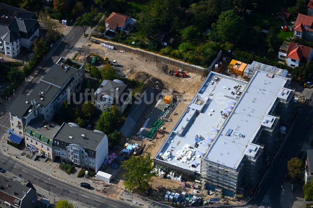 Luftaufnahme Berlin - Neubau des Gebäudekomplexes des LIDL- Einkaufszentrum im Ortsteil Mahlsdorf in Berlin, Deutschland