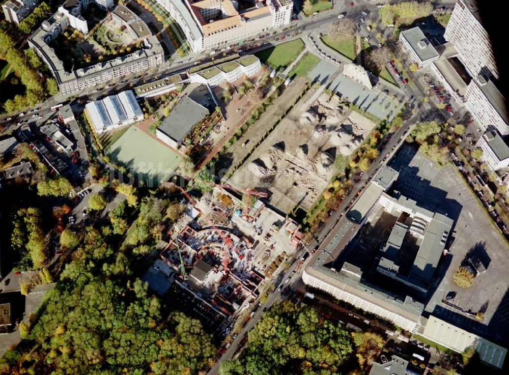 Luftbild Berlin - Neubau- Gelände der Arena Tempodrom an der Möckernstraße im Ortsteil Kreuzberg in Berlin, Deutschland