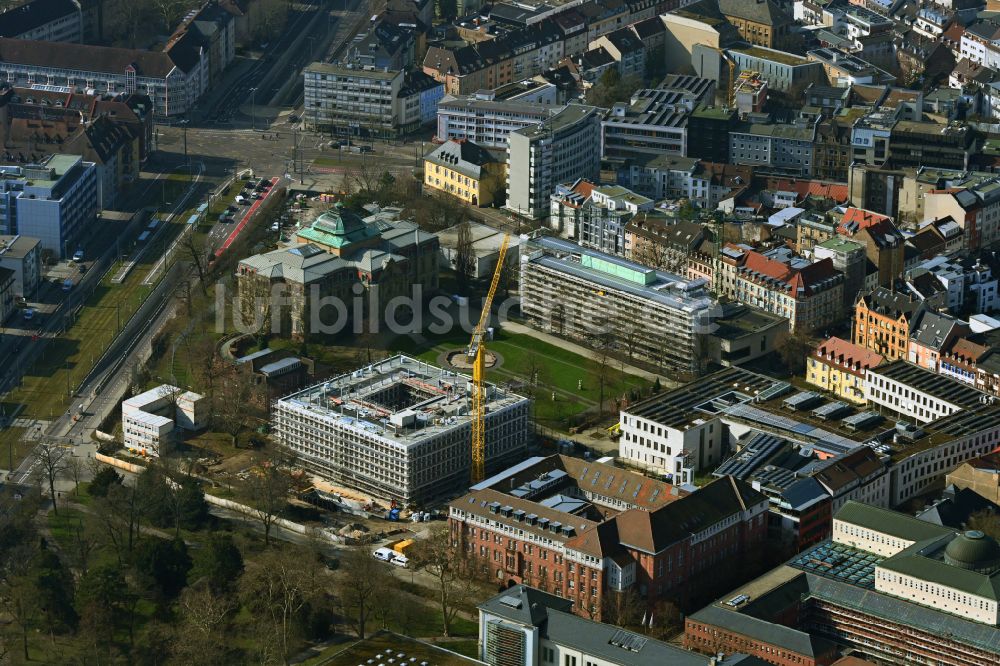 Luftbild Karlsruhe - Neubau des Gerichts- Gebäudekomplex Bundesgerichtshof im Erbgroßherzoglichen Palais in Karlsruhe im Bundesland Baden-Württemberg, Deutschland