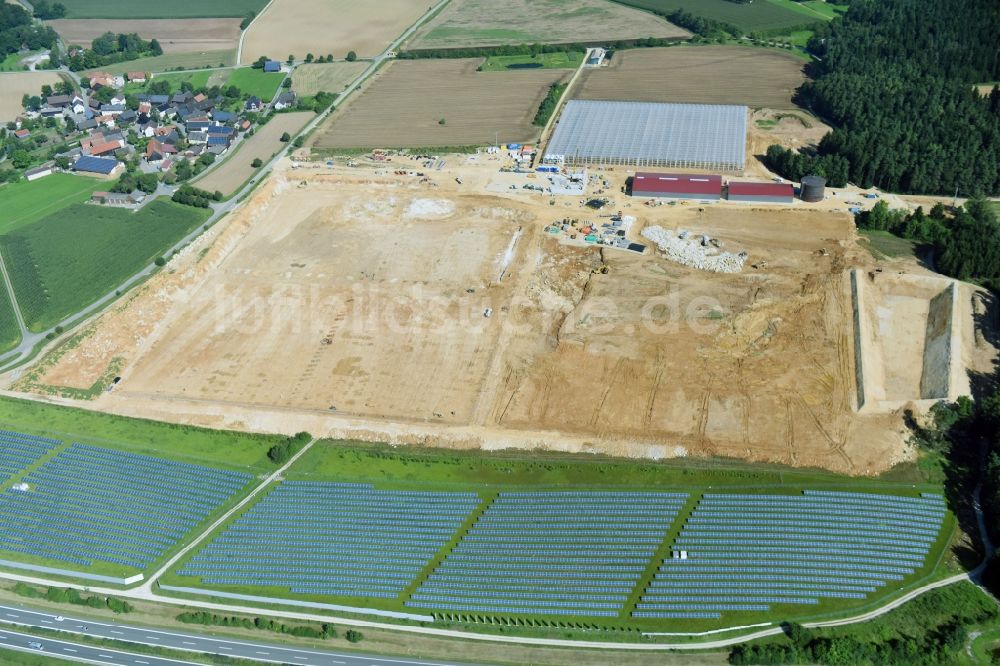 Feulersdorf aus der Vogelperspektive: Neubau von Gewächshaus- Reihen der Gemüsebau Scherzer & Boss Fruchtgemüse GmbH in Feulersdorf im Bundesland Bayern, Deutschland