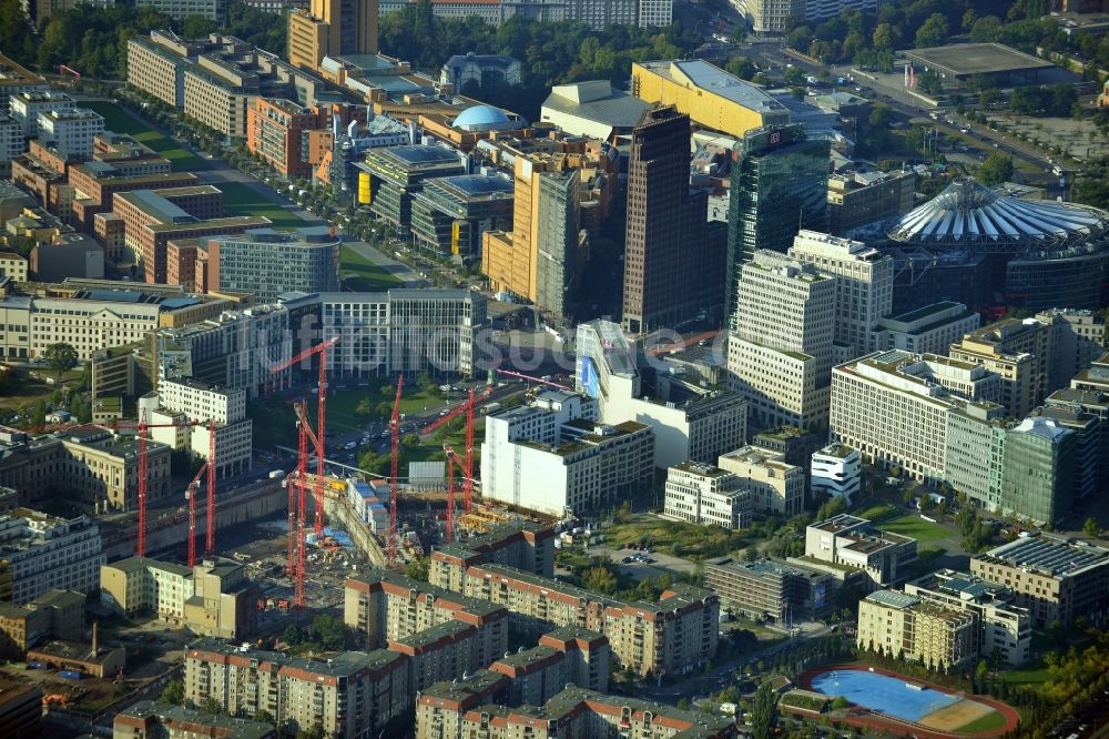 Berlin aus der Vogelperspektive: Neubau eines Gewerbe- und Wohnkomplexes auf dem Wertheim Areal am Leipziger Platz in Berlin - Mitte