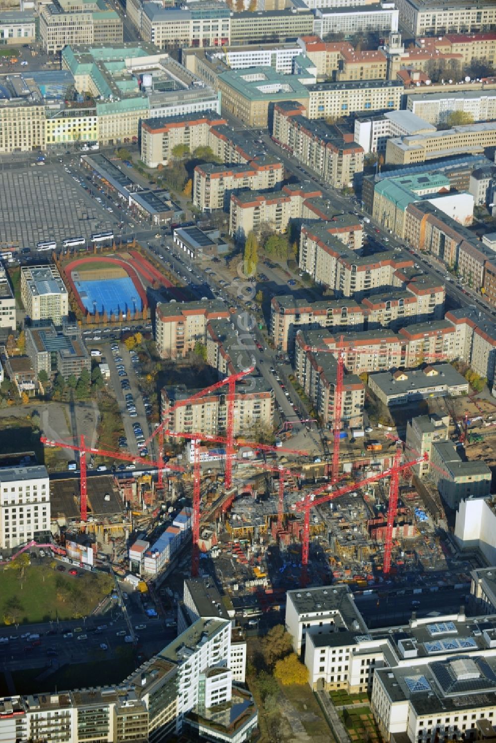 Luftbild Berlin - Neubau eines Gewerbe- und Wohnkomplexes auf dem Wertheim Areal am Leipziger Platz in Berlin - Mitte